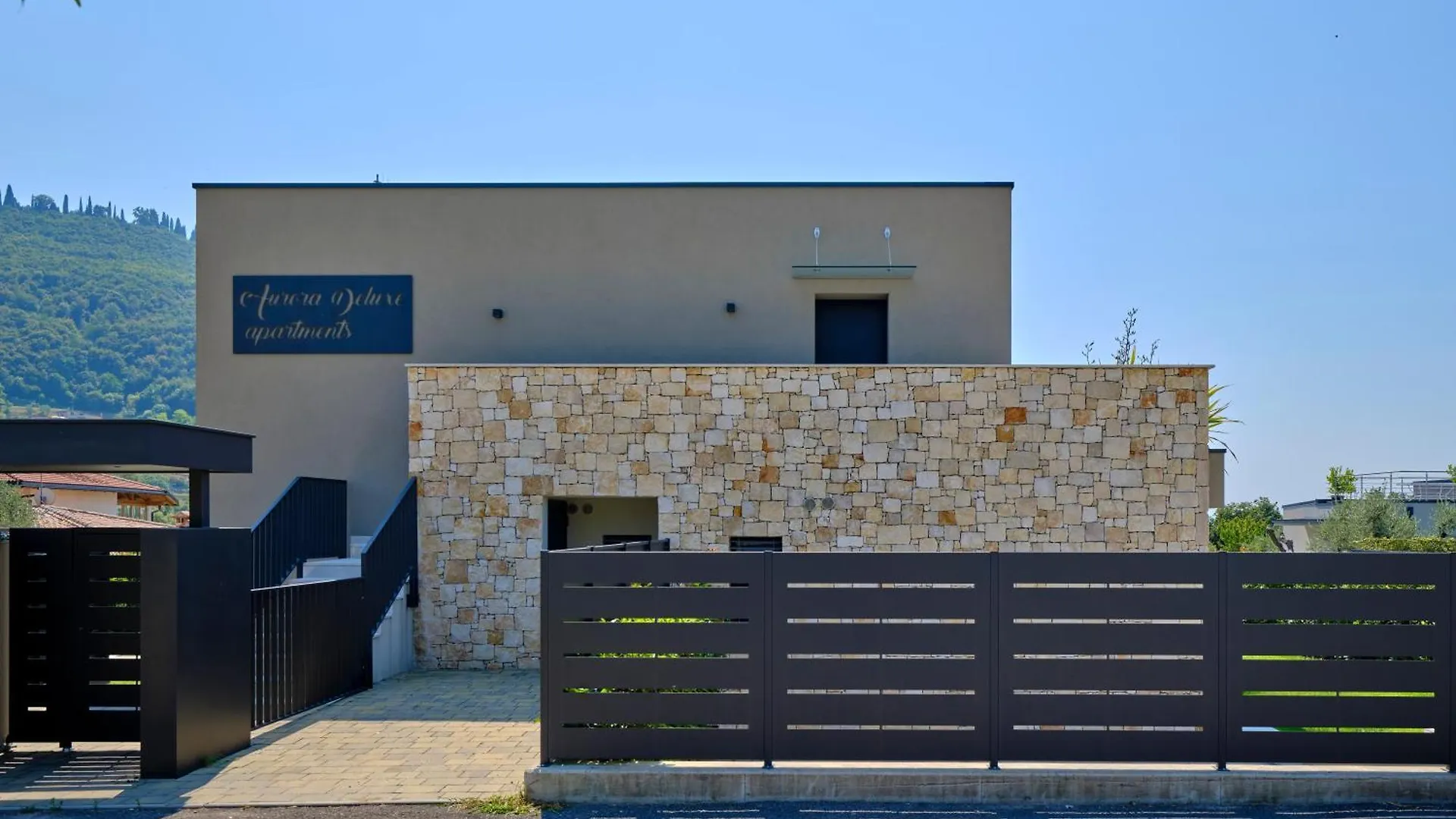 Apartmentsgarda contacts